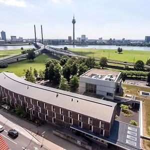 Jugendherberge Duesseldorf Дюссельдорф